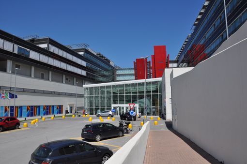 Nel marzo scorso la morte della 64enne di Diano d’Alba. A provocarla sarebbe stata un’embolia polmonare