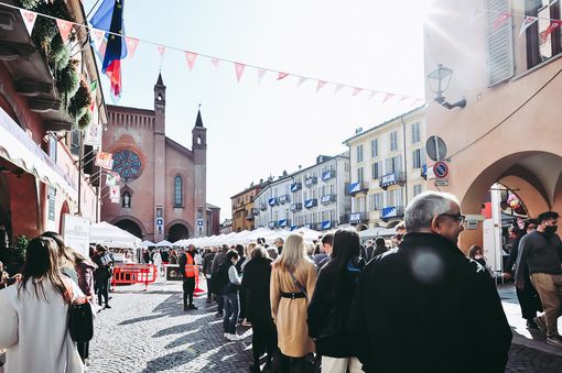 Uno scatto dall'ultima edizione della Fiera Internazionale  del Tartufo Bianco d'Alba (foto Barbara Guazzone)