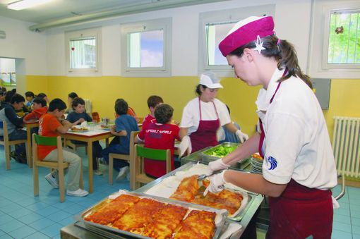 Mensa scolastica: nel menù speciale del mercoledì trova spazio anche la pizza Mensa scolastica: nel menù speciale del mercoledì trova spazio anche la pizza