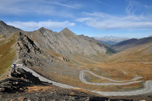 Giovedì mattina chiude ai mezzi motorizzati la strada verso il Colle dell'Agnello sul lato francese Giovedì mattina chiude ai mezzi motorizzati la strada verso il Colle dell'Agnello sul lato francese