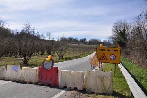 Nel marzo scorso la chiusura dovuta al rifacimento della rotatoria ai piedi dell'ospedale di Verduno