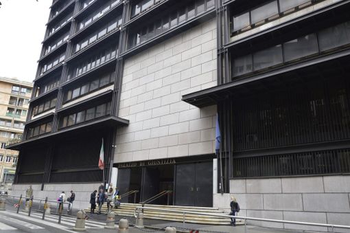 Il palazzo di giustizia di Genova Il palazzo di giustizia di Genova