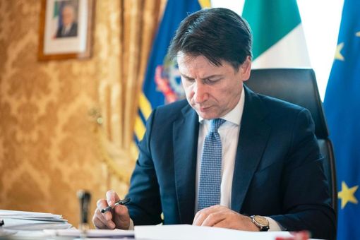 Il premier Conte ha firmato il nuovo DPCM (TESTO IN ALLEGATO) con le restrizioni in vigore fino al 5 marzo Il premier Conte ha firmato il nuovo DPCM (TESTO IN ALLEGATO) con le restrizioni in vigore fino al 5 marzo