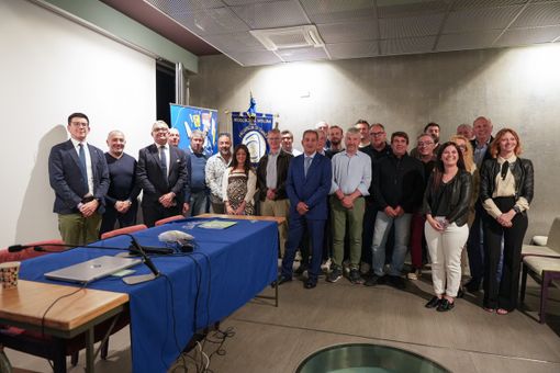 Al centro del gruppo il confermato presidente Capocchia