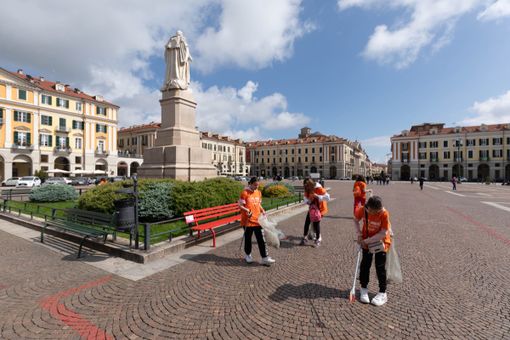 La raccolta in piazza Galimberti a Cuneo in uno scatto dall'edizione 2024 della manifestazione