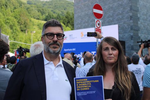 Tunnel di Tenda e viabilità provinciale: "Siamo saliti al colle non per festeggiare, ma per consegnare a Salvini il lungo elenco dei problemi" Tunnel di Tenda e viabilità provinciale: "Siamo saliti al colle non per festeggiare, ma per consegnare a Salvini il lungo elenco dei problemi"