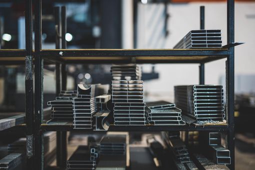 Stoccatori elettrici e industria 4.0: soluzioni smart per l'ottimizzazione della catena logistica