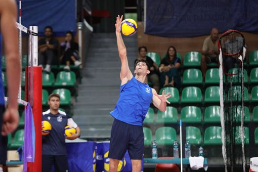 Nathan Feral durante un allenamento al palasport (Foto Valerio Giraudo e Beatrice Bramardi)