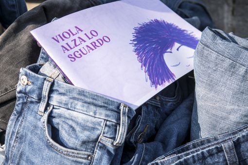 Giornate Viola: "Le parole contano" per dire no alla violenza partendo dalla famiglia