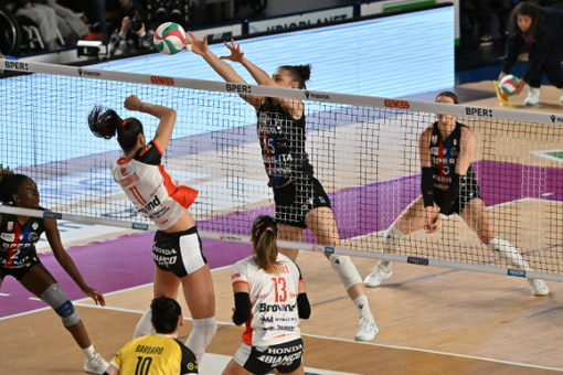 Le Gatte in azione nel match contro Bergamo