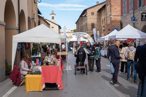 Grande successo per l'edizione 2025 di Gusta Cherasco Grande successo per l'edizione 2025 di Gusta Cherasco