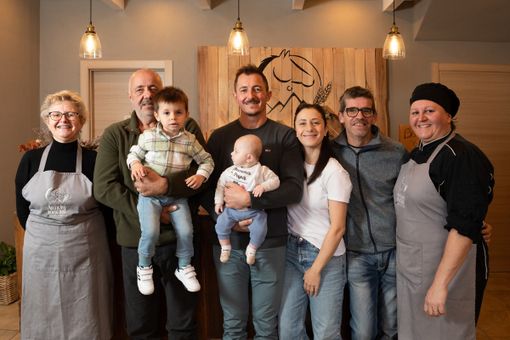 STORIE DI MONTAGNA 192 / Antiche Macine: il sogno di famiglia che tiene viva la montagna STORIE DI MONTAGNA 192 / Antiche Macine: il sogno di famiglia che tiene viva la montagna