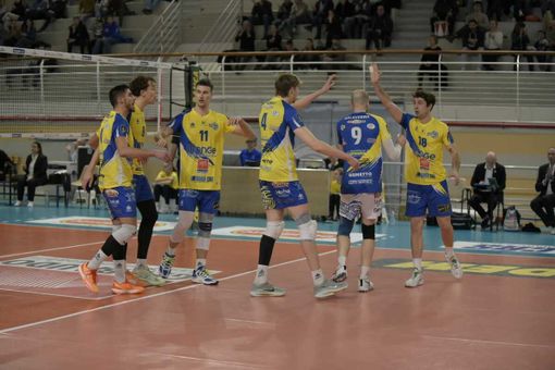 L'esultanza dei saviglianesi dopo un'azione (Foto Silvano Carta) L'esultanza dei saviglianesi dopo un'azione (Foto Silvano Carta)