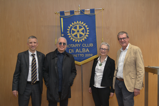 Il Rotary Club Alba ha chiuso gli appuntamenti con Guido Harari