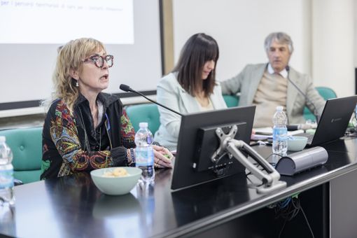 "Specchi &amp; schermi": un’alleanza tra famiglie, istituzioni e professionisti contro il disagio giovanile