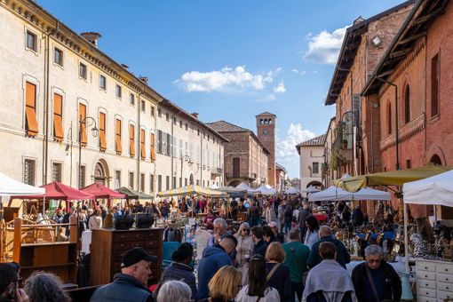 A Cherasco torna il mercato dell'antiquariato