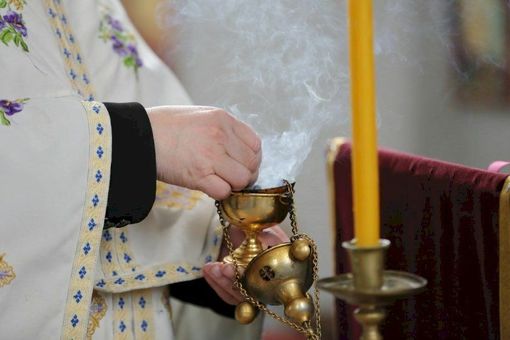 Mondovì, condannato il falso frate: prosegue il processo per il finto vescovo che ingannava fedeli e sacerdoti