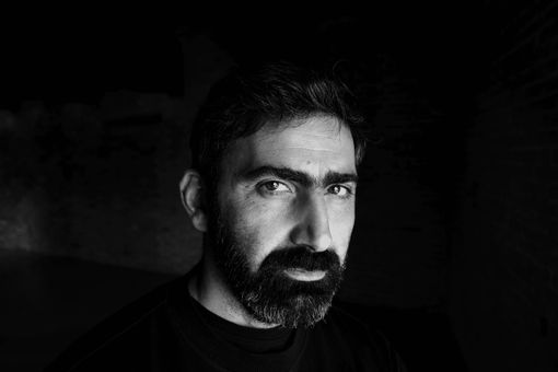 L'artista di videoarte e documentare, Yuri Ancarani, in una fotografia di Maki Galimberti