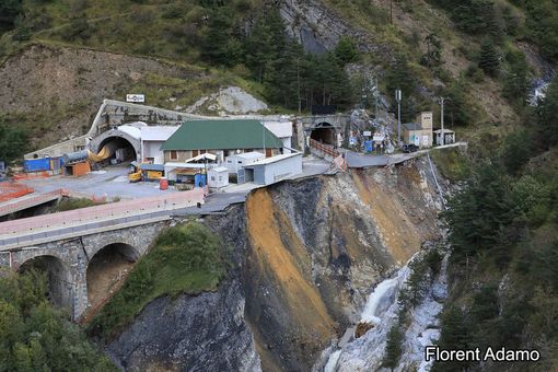 La frana provocata dalla tempesta Alex sul versante francese del tunnel del Col di Tenda