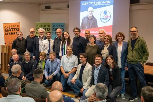 Il gruppo di candidati della lista "Alba città per vivere"