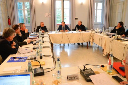 L'incontro tra i vescovi del Piemonte ed il presidente della Regione Cirio L'incontro tra i vescovi del Piemonte ed il presidente della Regione Cirio