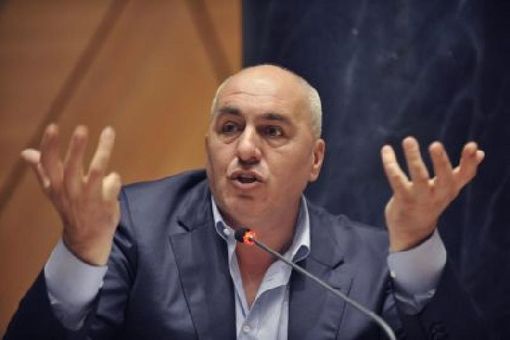 Crosetto: "A fare il sindaco di Roma si guadagna meno di un idraulico e si rischia molto di più" Crosetto: "A fare il sindaco di Roma si guadagna meno di un idraulico e si rischia molto di più"