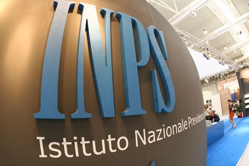 Inps Cuneo, la protesta del sindacato USB: "Manca personale, così non si può andare avanti"