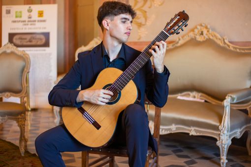 Rassegna internazionale di Concerti “Musicaè", omaggio alla chitarra di un giovane prodigio Rassegna internazionale di Concerti “Musicaè", omaggio alla chitarra di un giovane prodigio