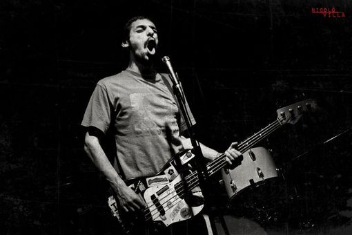 Nicolas Roncea, in una foto che lo ritrae con uno degli strumenti scomparsi