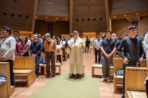 In foto un momento della quinta catechesi, il 12 aprile (foto: Bussio - La Voce e il Tempo)