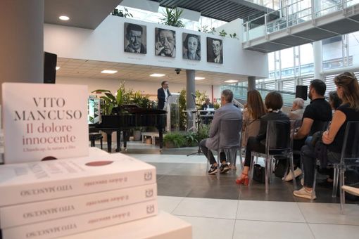 La lezione del filosofo Mancuso per il varo del centro di formazione di Verduno La lezione del filosofo Mancuso per il varo del centro di formazione di Verduno