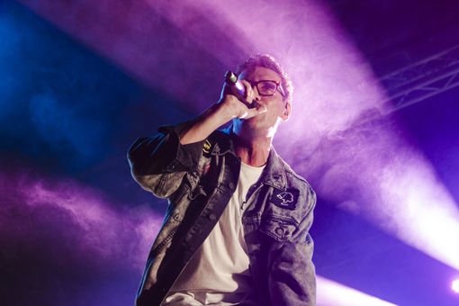 In concerto a Barolo Willie Peyote, uno degli artisti di punta della scena Indie italiana