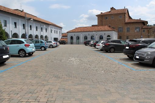Alba, via al cantiere per rifare la pavimentazione nel parcheggio dell’ex convitto