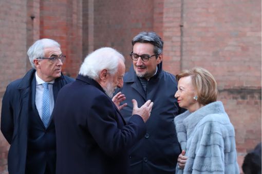 Giovanni Ferrero e la madre Maria Franca Fissolo. Con loro il presidente di Ferrero Italia Bartolomeo Salomone e il senatore albese Tomaso Zanoletti
