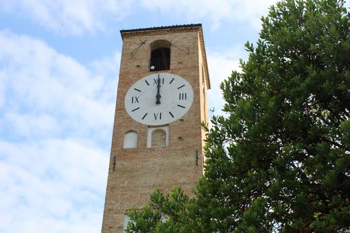 Dopo il restauro Neive riapre al pubblico la sua duecentesca Torre dell’Orologio