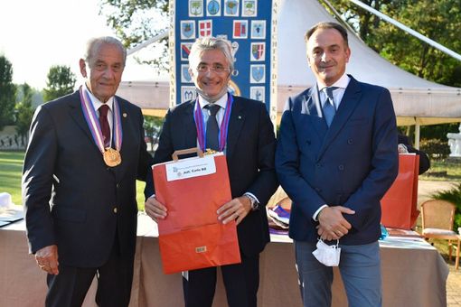 L'investitura del sindaco albese Carlo Bo (foto Paolo Destefanis)