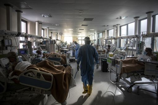 Scatti da "The time of the virus", l'ultimo progetto di Stefano Stranges Scatti da "The time of the virus", l'ultimo progetto di Stefano Stranges