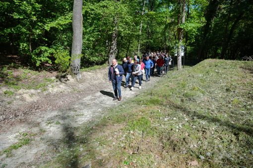 A Serralunga d'Alba il 25 aprile con la "Passeggiata Resistente" nel Bosco dei Pensieri A Serralunga d'Alba il 25 aprile con la "Passeggiata Resistente" nel Bosco dei Pensieri