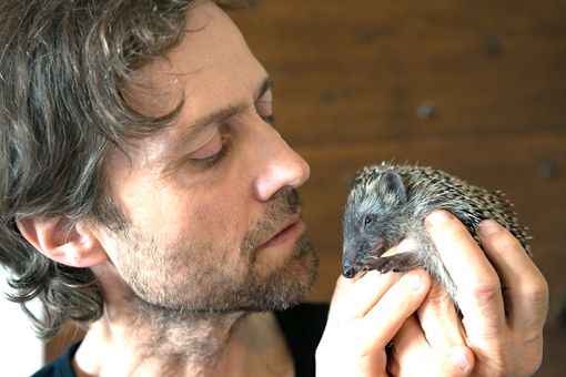 Il veterinario Massimo Vacchetta, fondatore della struttura di Novello