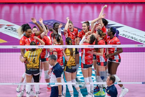 Cuneo esulta, Roma battuta al tie break! (Foto: Danilo Ninotto) Cuneo esulta, Roma battuta al tie break! (Foto: Danilo Ninotto)