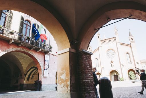 Anche Alba al centrodestra col 42%, Fratelli primo partito (23%). Tiene il Partito Democratico (22%), Terzo Polo sopra il 12%