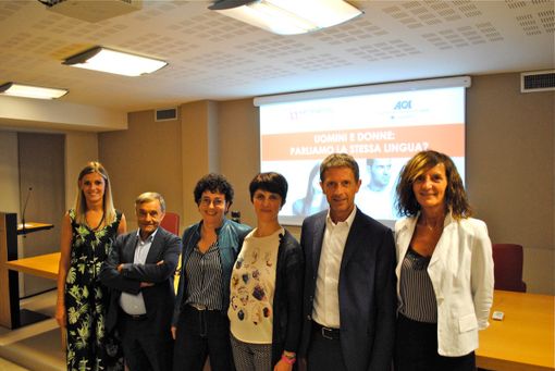 Da sinistra Elena Giachino (Segreteria Gruppo Terziario Donna), Giuliano Viglione presidente A.C.A., Francesca Sartore presidente Terziario Donna, la relatrice Nicoletta Musso Oreglia, il direttore A.C.A. Fabrizio Pace e il vicedirettore Silvia Anselmo