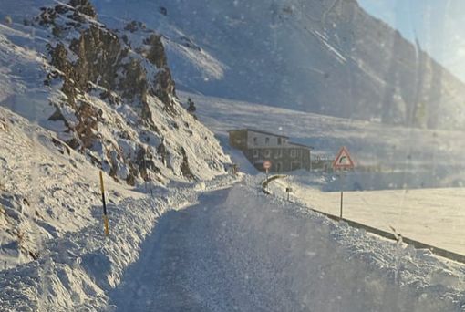 Colle della Maddalena, in corso la pulizia della strada per la riapertura [VIDEO]