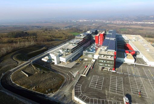 Il presidio di Verduno in una suggestiva immagine aerea appena realizzata dalla Fondazione Nuovo Ospedale Alba Bra Onlus