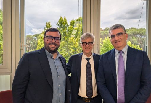 Nell’immagine il  primo incontro avvenuto con il GSE. Da sinistra: Lorenzo Carosso, Presidente di Solar Valley ETS; Luca Barberis, Direttore Direzione Fonti Rinnovabili del GSE; Stefano Sassone, Responsabile Area Tecnica Cisambiente Confindustria