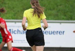 Calcio Eccellenza: giudice sportivo, multato il Moretta per insulti sessisti del pubblico nei confronti dell'arbitro