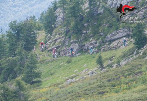 Alta Val Tanaro, cinque motociclisti sanremesi indisciplinati sanzionati dai Carabinieri Forestali