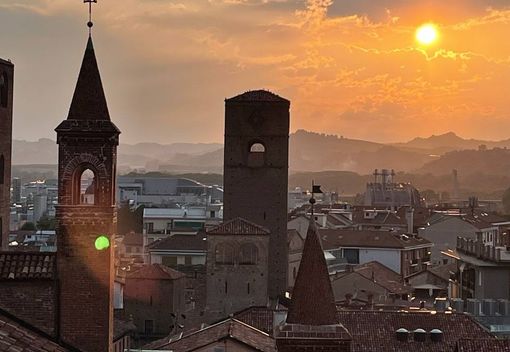 Al MUDI di Alba torna “MUdiSERA”: visite serali con brindisi sul campanile della Cattedrale