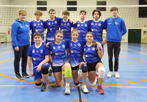 Volley: la V.B.C. Valle Stura conquista il titolo di campione provinciale nella categoria allievi mista Volley: la V.B.C. Valle Stura conquista il titolo di campione provinciale nella categoria allievi mista