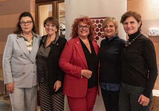 Da sinistra: Ivana Brignolo, Francesca Poggio, Marina Marsaglia, Pier Carla Negro e Anna Sertorio